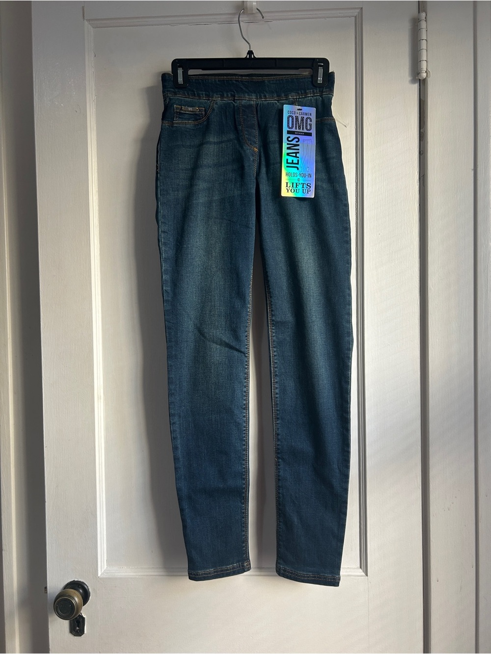 NWT!! Coco + Carmen Women’s Skinny Jeans in Medium-Dark Blue - Size Small